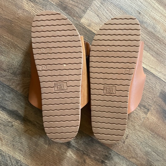 Sandals - Picture 2 of 2